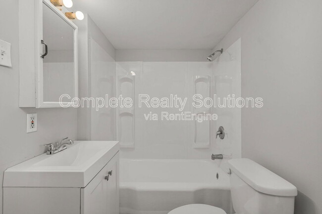Building Photo - 4035 Schiller Pl