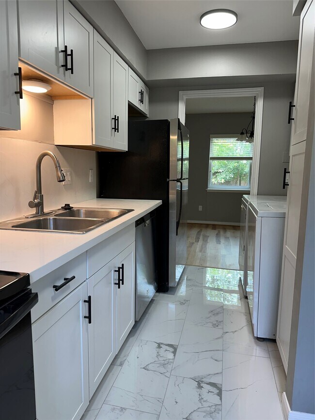 Building Photo - 14567 Still Meadow Dr