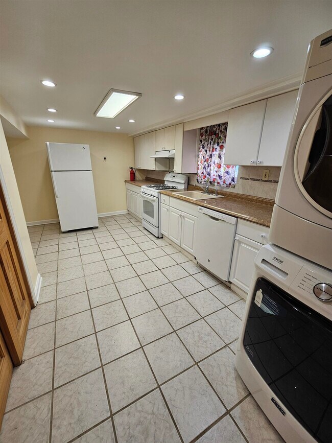 Building Photo - 122 Eckel Rd