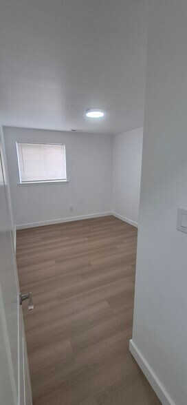 Building Photo - 8258 Rodney St