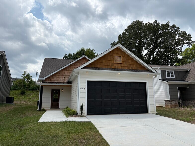 Primary Photo - 4691 Heiskell Dr