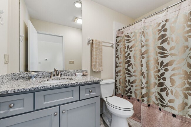 Building Photo - Contemporary 4bd/3.5ba Near Hope Valley + Home Equidistant to Downtown Durham & Chapel Hill!