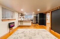 Building Photo - 1815 NW Hoyt St