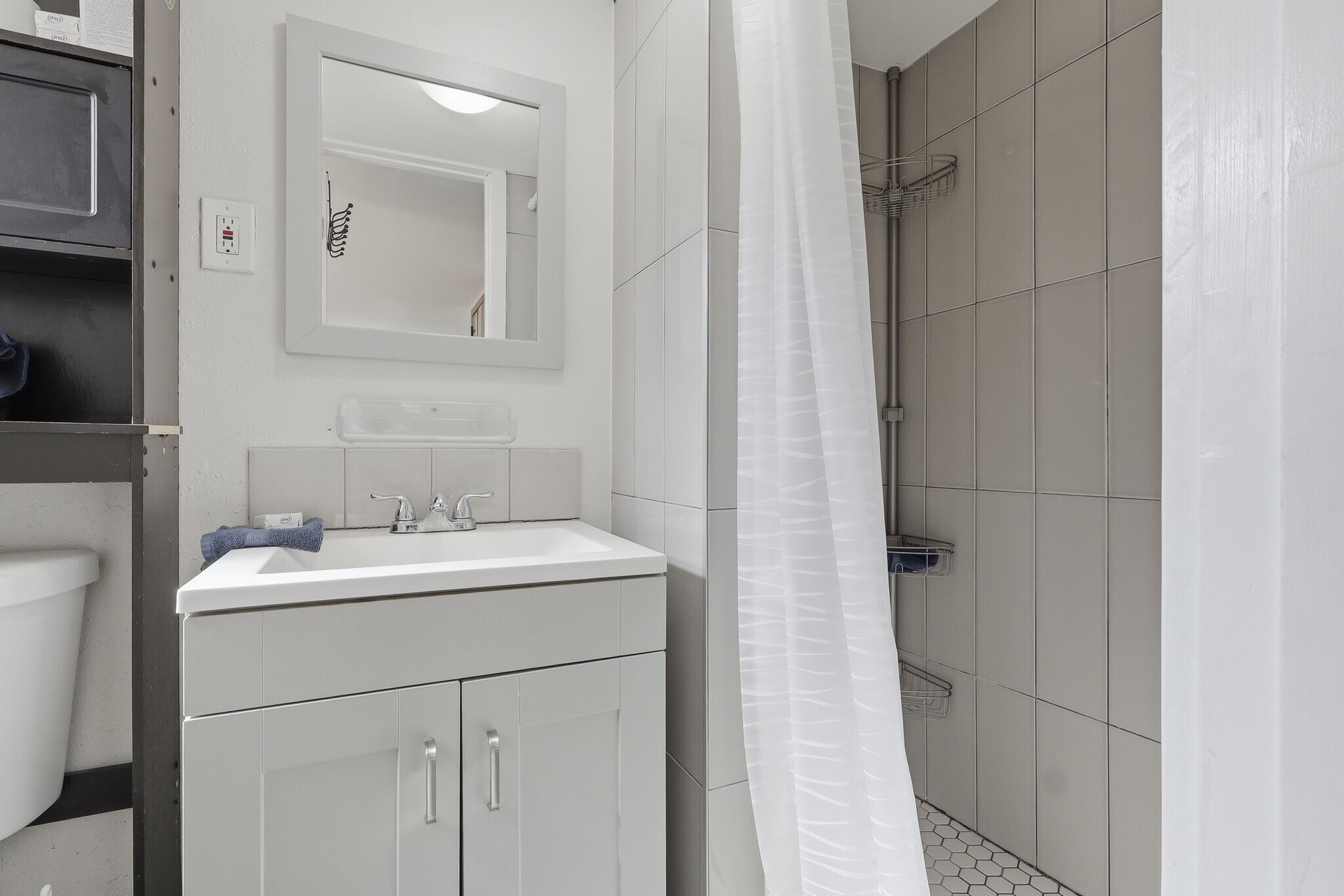 Building Photo - 587 Dixie Hwy