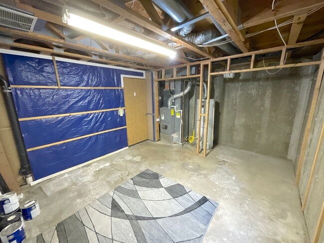 Building Photo - 2 Bedroom Townhome Available Near Austin B...