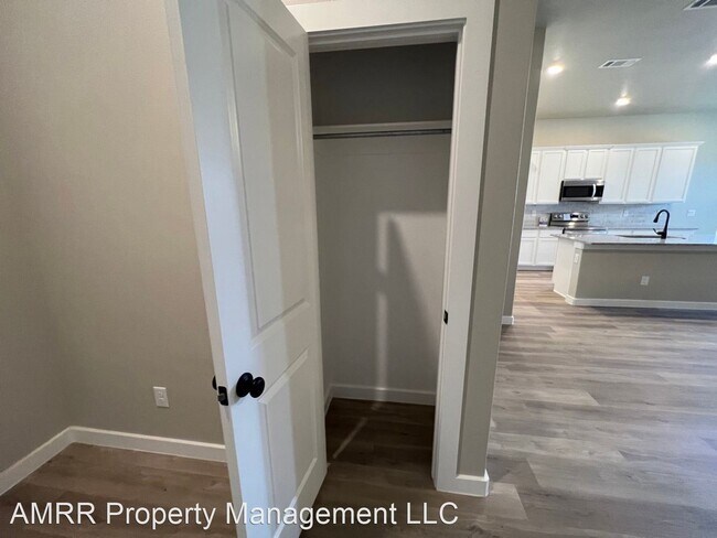 Building Photo - 3 br, 2 bath House - 2901 Aberdeen Avenue