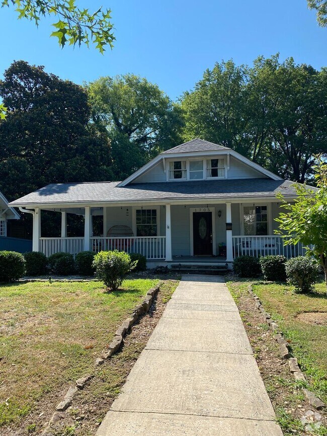 Building Photo - Spacious charmer in the heart of Dilworth ...