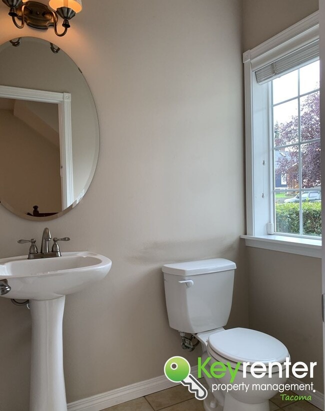 Building Photo - Luxury View Home in Gas Lamp Terrace, near...