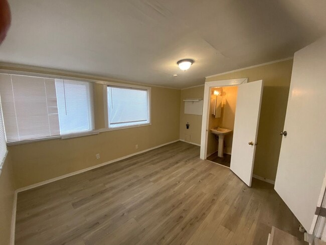 Building Photo - **ON HOLD**3 Bedroom / 2.5 Bathroom Home for Rent in East Columbus, GA***