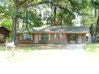 Building Photo - 906 Belleview Cir W