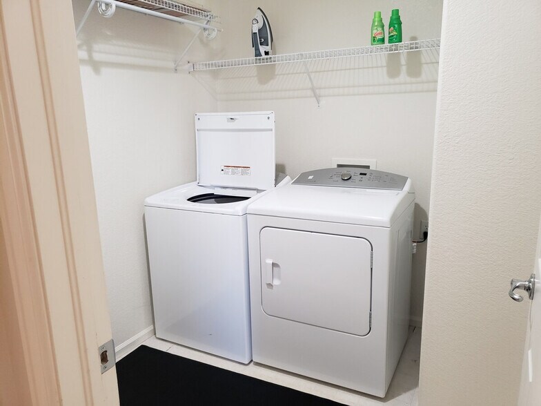 Building Photo - 11987 Bolton Dr