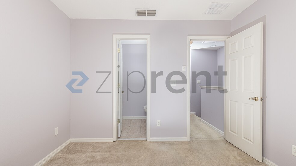 Building Photo - 522 Wheaton Trent Pl