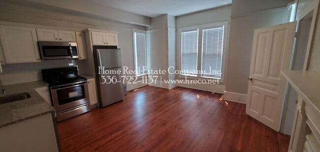 Building Photo - 412 W. First Street Apt A