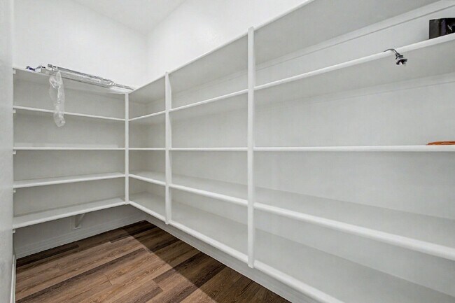 Building Photo - 6954 W Maya Way