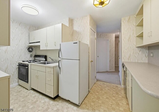 Building Photo - 411 10th St