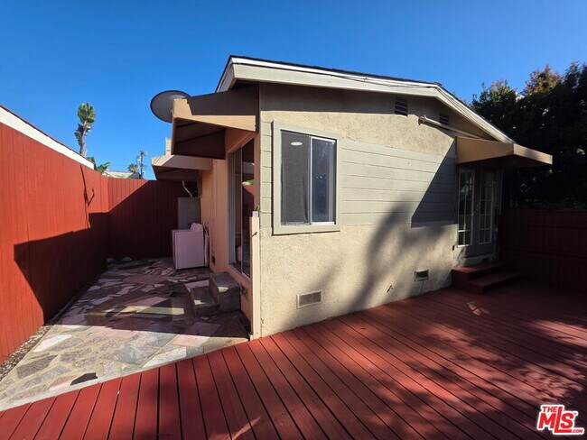 Building Photo - 632 Santa Clara Ave