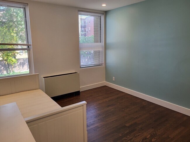 Building Photo - 125 Perkins St