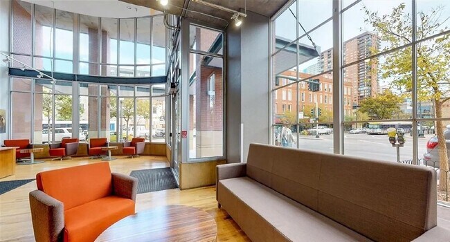 Building Photo - Downtown Loft Living at its Best