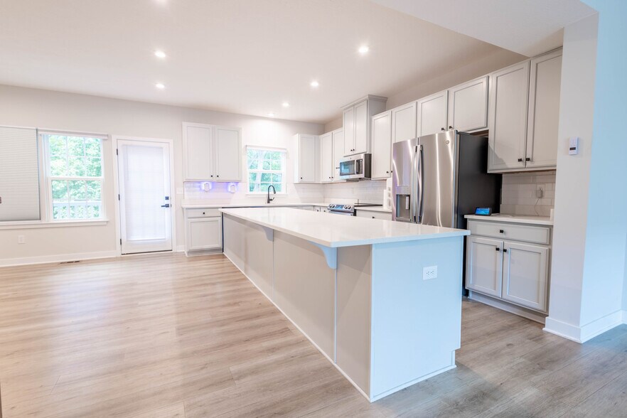 Building Photo - 6800 Frey Ln