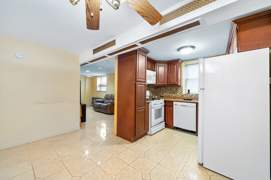 Building Photo - 114 Terrace Pl