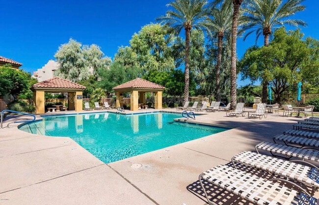 Building Photo - 4925 E Desert Cove Ave