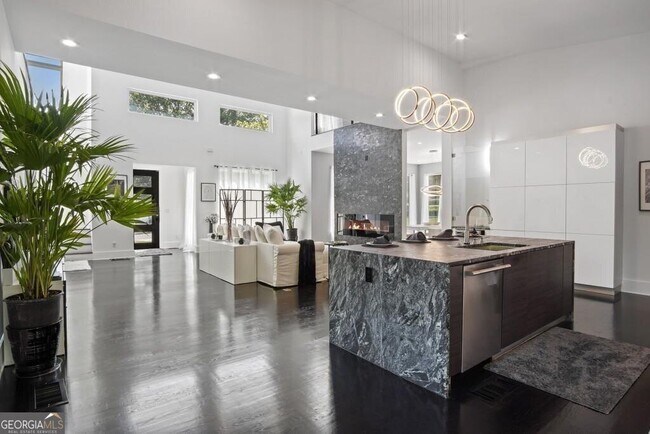 Building Photo - 1756 N Akin Dr NE