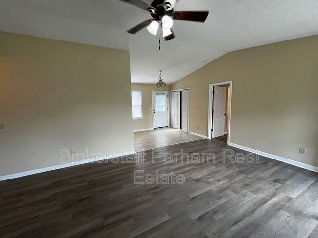 Building Photo - 103 Red Canyon Rd