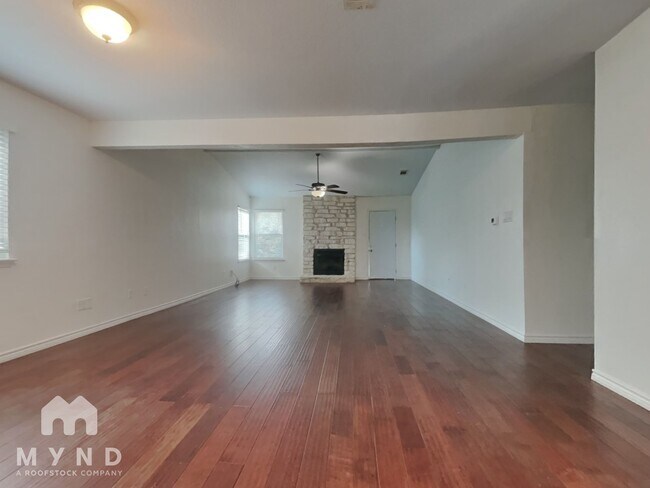 Building Photo - 9716 Meadowheath Dr