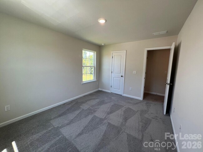 Building Photo - 202 Tackle Box Dr