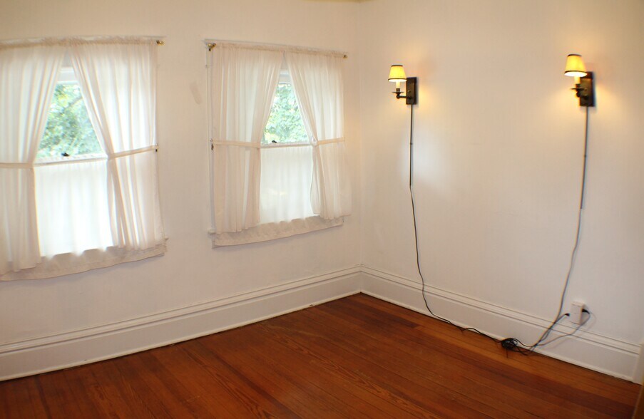 Building Photo - 234 S Highland Ave