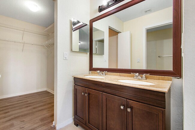 Building Photo - 8460 NW 40th St