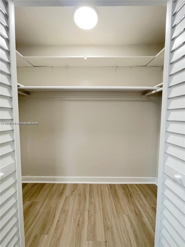 Building Photo - 1836 Dewey St