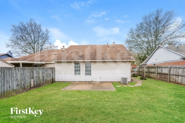 Building Photo - 3926 Oak Branch Cir W