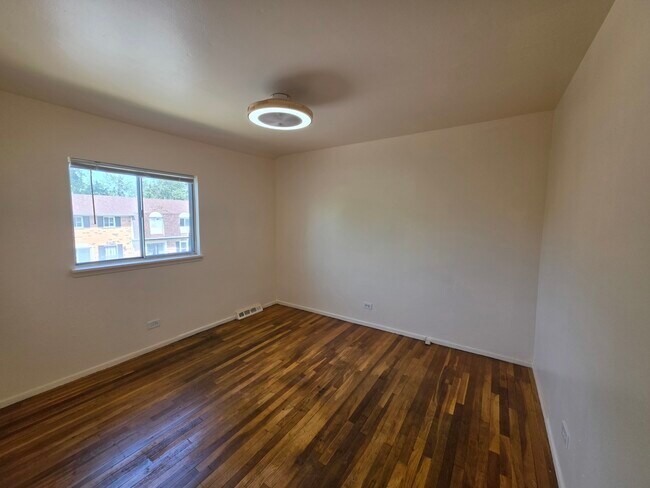 Building Photo - 5044 Brighton Ln