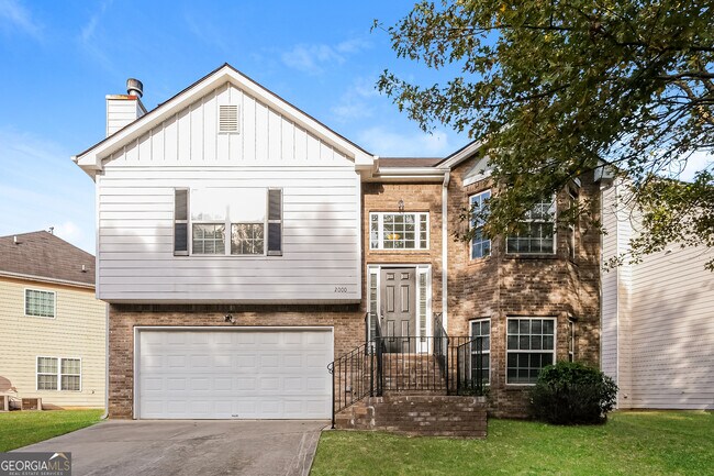 Primary Photo - 2000 Redwood Trace