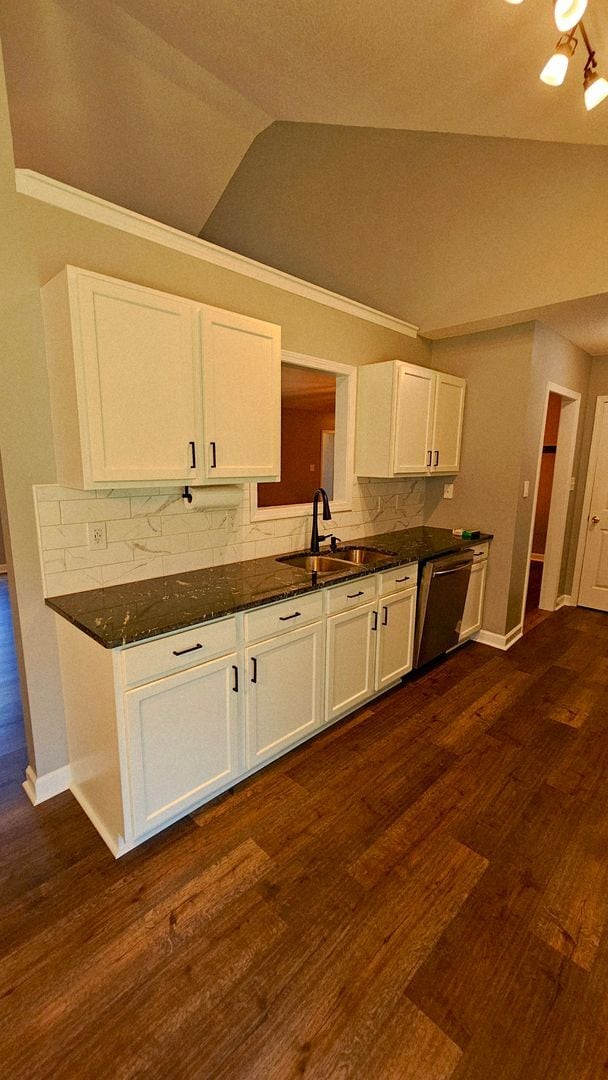 Building Photo - 3 BR 2 BA Aragona Village