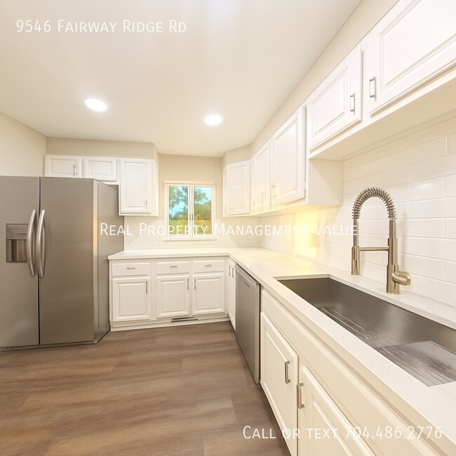 Building Photo - 9546 Fairway Ridge Rd