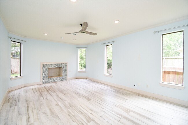 Building Photo - 755 Last Arrow Dr