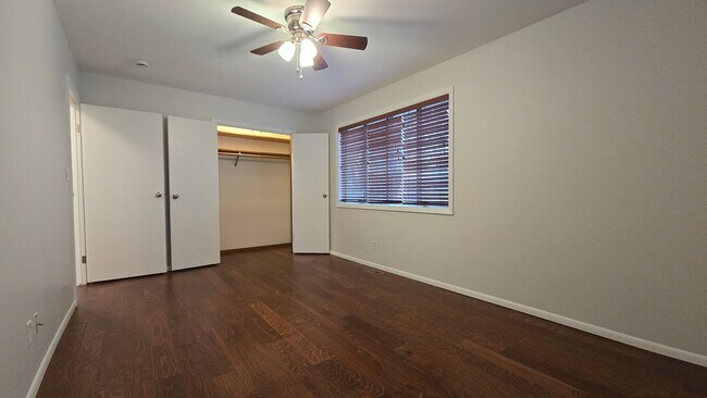 Building Photo - Renovated 3 Bed, 2 Bath Home Located in Stratford Park Neighborhood