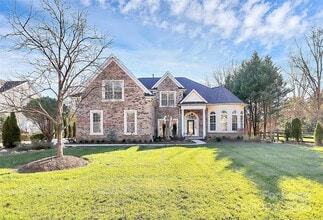 Building Photo - 9607 Royal Colony Dr