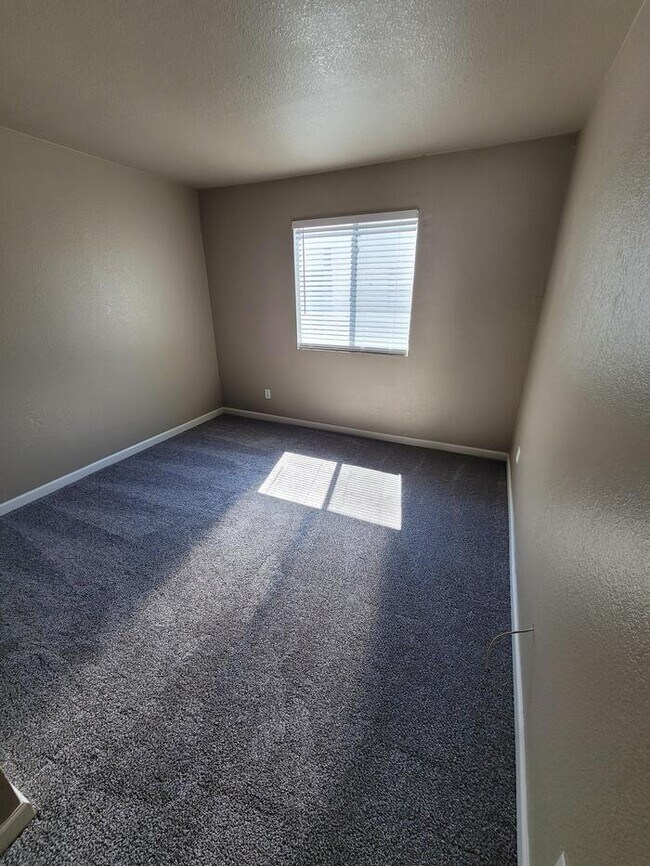 Building Photo - 2/2 Condo for rent near 7th Ave & Camelback