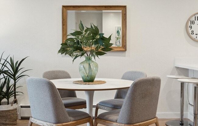 Building Photo - "Chic 1-Bed Oasis with Hardwood & Marble F...