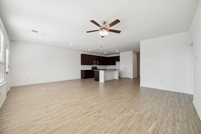 Building Photo - 23007 Forebear Dr