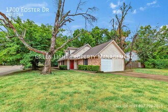 Building Photo - 1700 Foster Dr