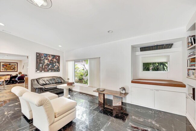 Building Photo - 9980 SW 83rd Ave