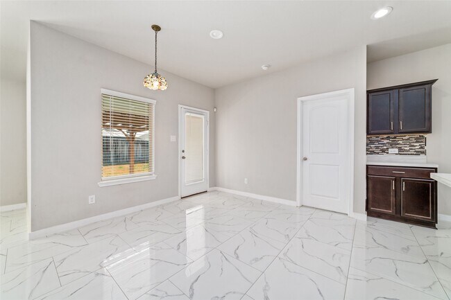 Building Photo - 5502 Creekside Ridge Trail