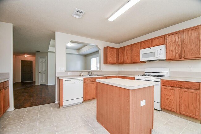 Building Photo - 19111 Yaupon Ranch Dr