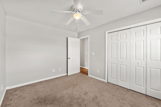 Building Photo - 110 Fox Haven Dr