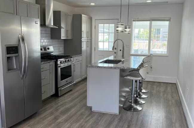 Building Photo - Mount Vernon 2 Bedroom 1 Bath Close to Dow...