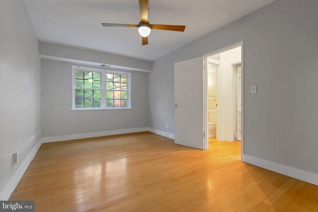 Building Photo - 1301 N Ode St